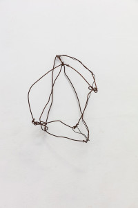 "Il Fare", wire, 42x27x20cm